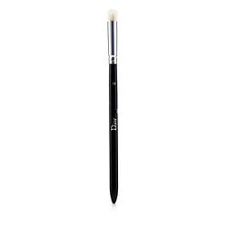 Christian Dior Backstage Large Eyeshadow Blending Brush 23  ---